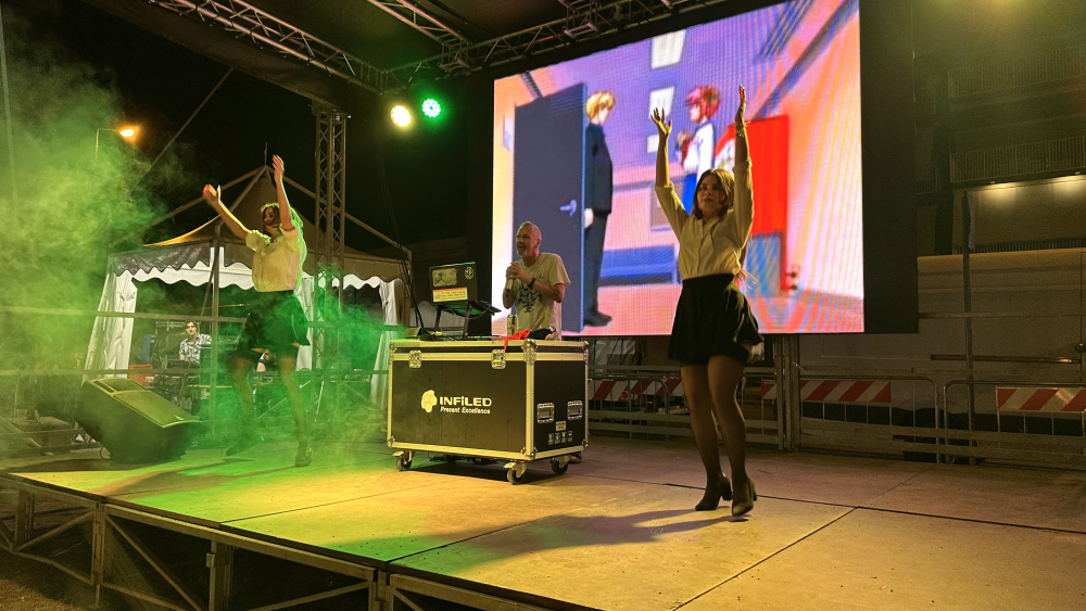 DJ Shiru alla console